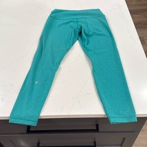 Teal lululemon capris brand new condition